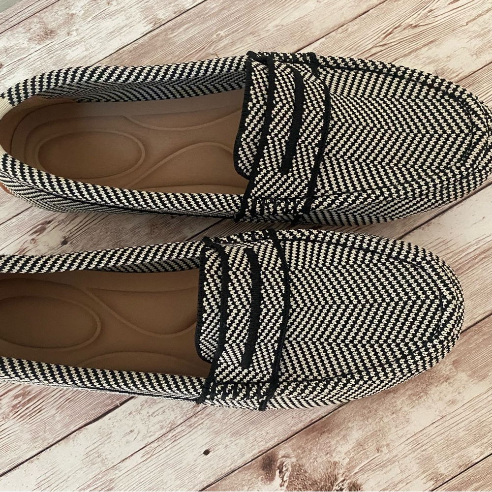 Black and White Herringbone Loafers - Picture 4 of 6